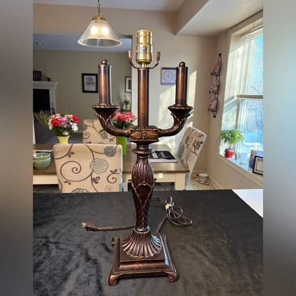 Sale🔥🔥🔥Dale Tiffany Baroque Candelabra Table Lamp - Picture 3 of 11